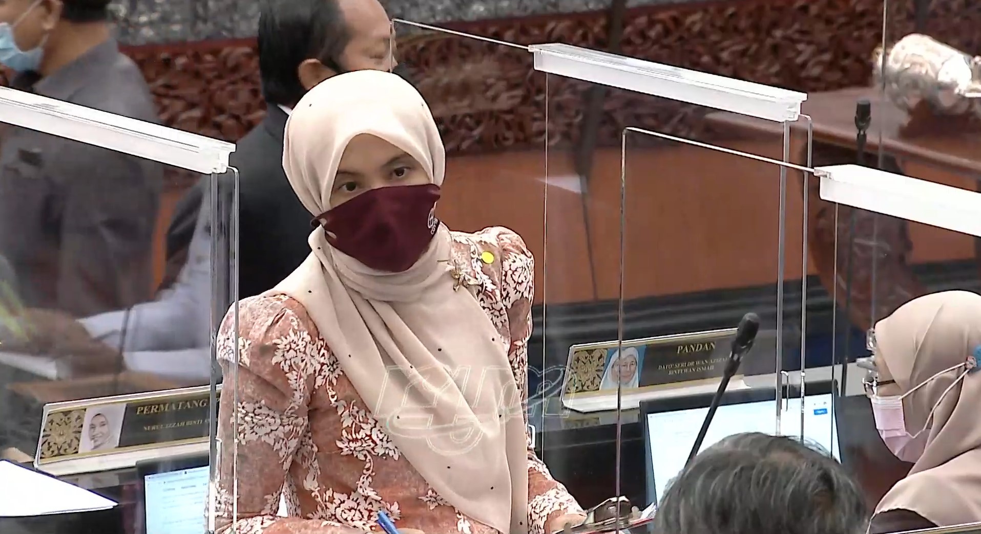 Izzah anwar nurul Nurul Izzah: